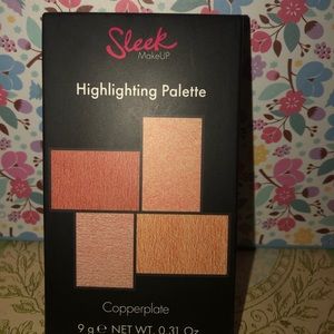 Sleek Highlighter Palette